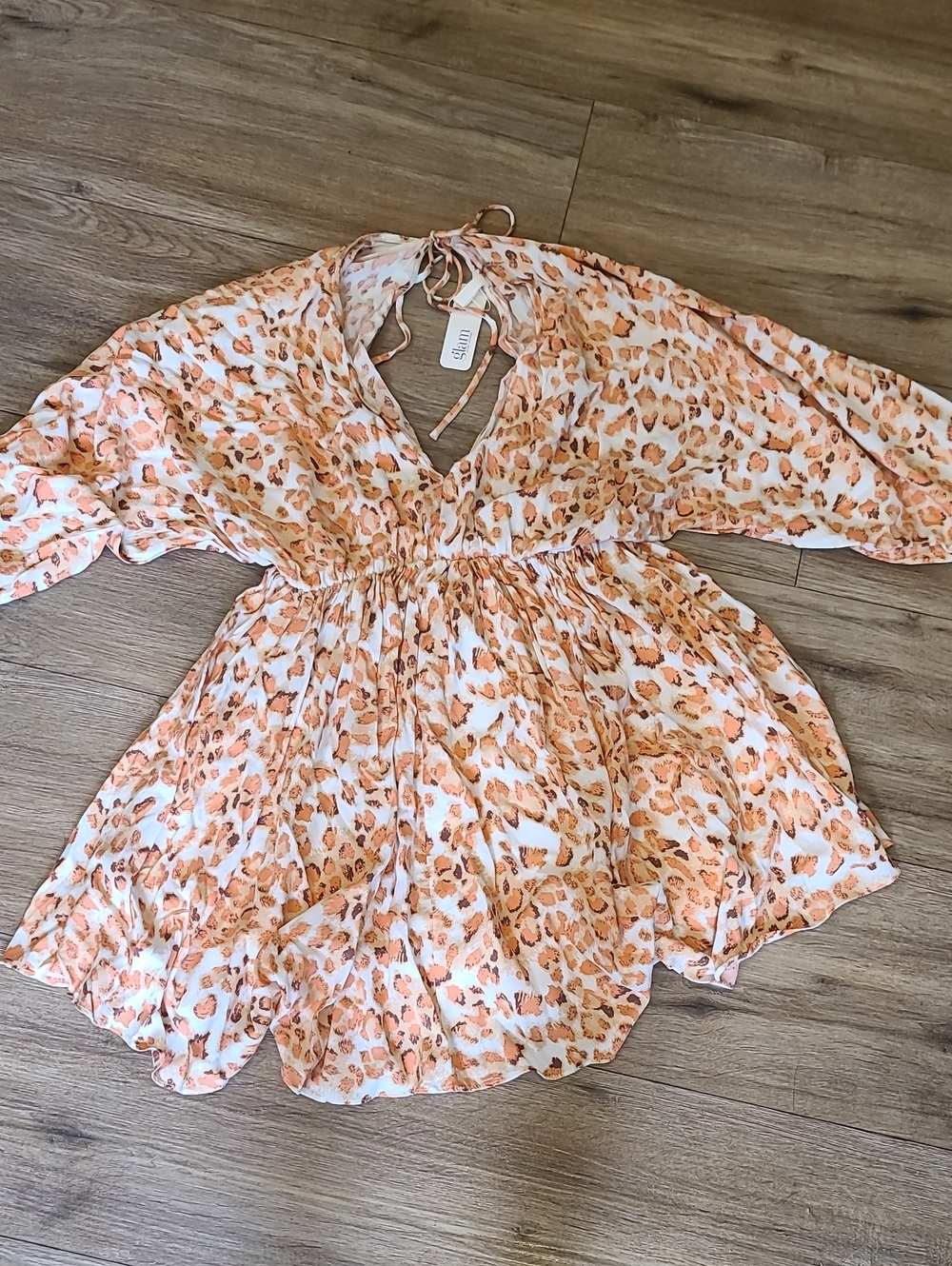 Glam NWT Peach and Cream Animal-Print V-Neck Smocked-Waist Mini Flowy Dress, S